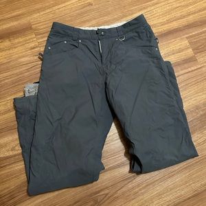 Women’s Burton snowboard / snow pants